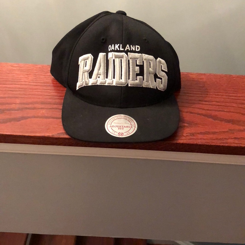 Brand new Oakland Raiders snap back cap